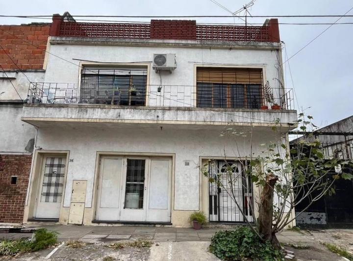 Casa · 188ha · 6 Ambientes · 1 Cochera