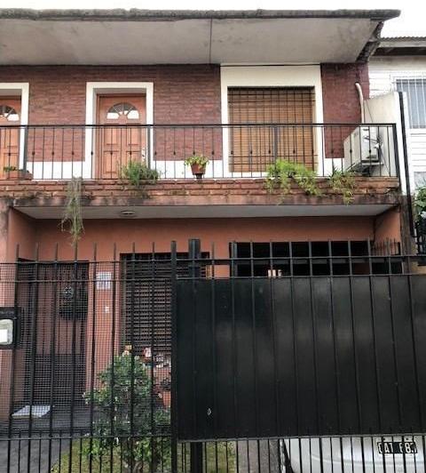 Casa · 200m² · 5 Ambientes · 2 Cocheras
