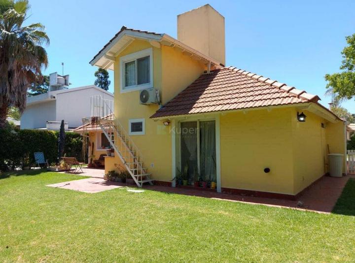 Casa · 175m² · 6 Ambientes · 1 Cochera