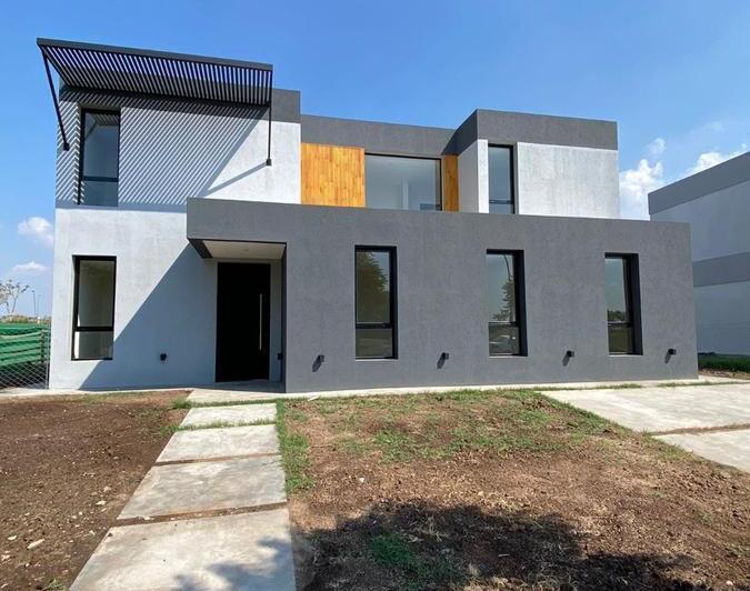 Casa · 276m² · 5 Ambientes · 2 Cocheras