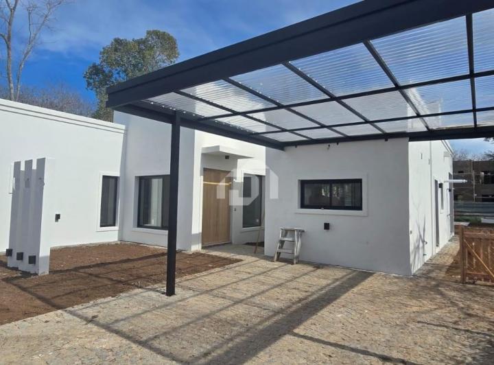 Casa · 187m² · 5 Ambientes · 2 Cocheras