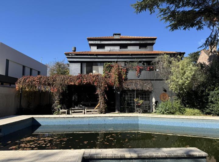 Casa · 593m² · 8 Ambientes