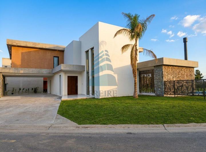 Casa · 262m² · 5 Ambientes