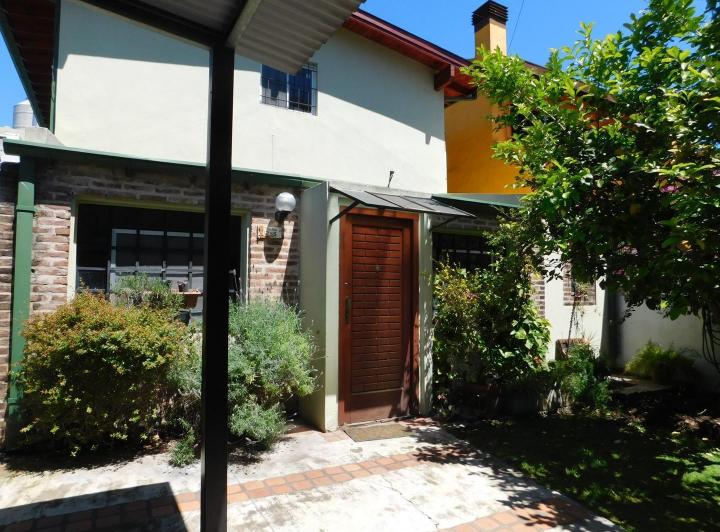 Casa · 200m² · 5 Ambientes · 1 Cochera