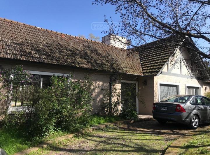 Casa · 380m² · 6 Ambientes · 1 Cochera