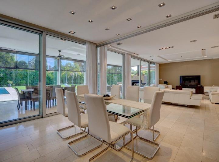 Casa · 550m² · 5 Ambientes · 1 Cochera