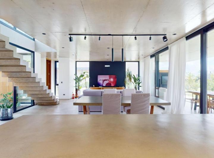 Casa · 864m² · 7 Ambientes · 4 Cocheras