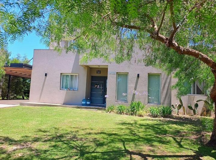 Casa · 170m² · 5 Ambientes · 3 Cocheras