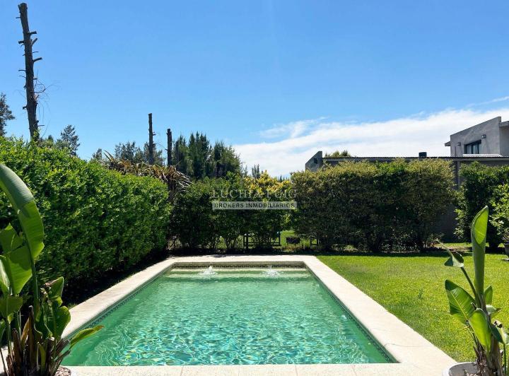 Casa · 193m² · 5 Ambientes · 2 Cocheras