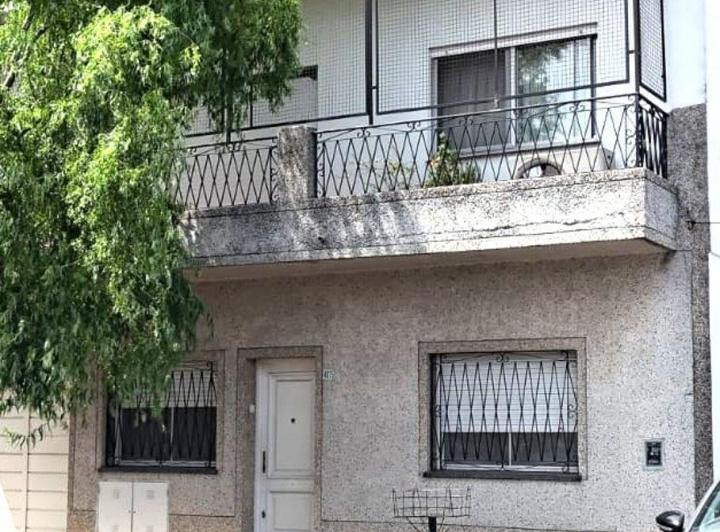 Casa · 244m² · 5 Ambientes · 3 Cocheras