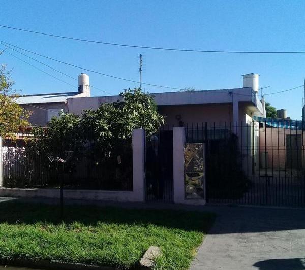 Casa · 100m² · 5 Ambientes · 3 Cocheras