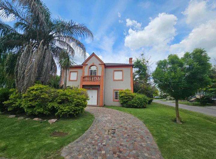 Casa · 200m² · 7 Ambientes · 1 Cochera