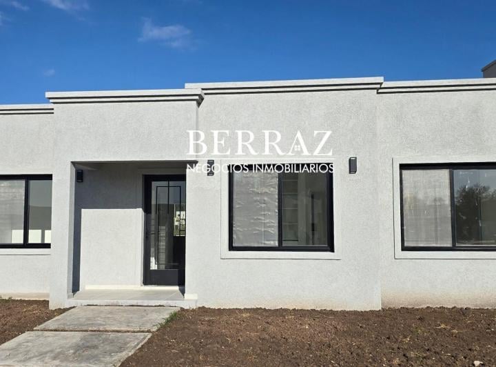 Casa · 142m² · 6 Ambientes · 1 Cochera