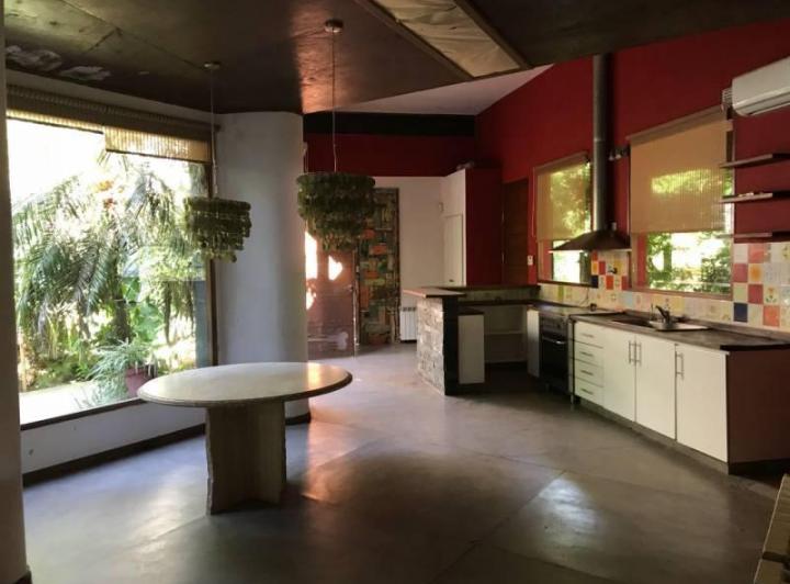Casa · 191m² · 6 Ambientes · 1 Cochera