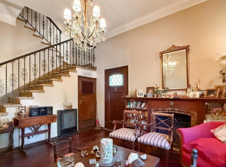 Casa · 204m² · 5 Ambientes · 2 Cocheras