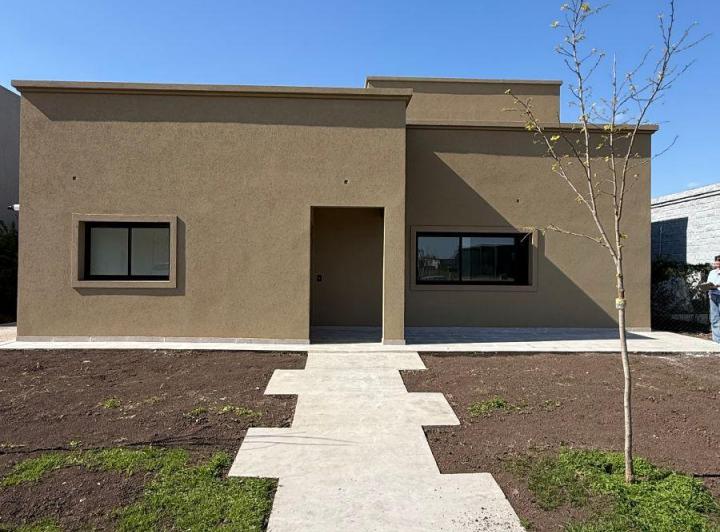 Casa · 233m² · 5 Ambientes · 1 Cochera