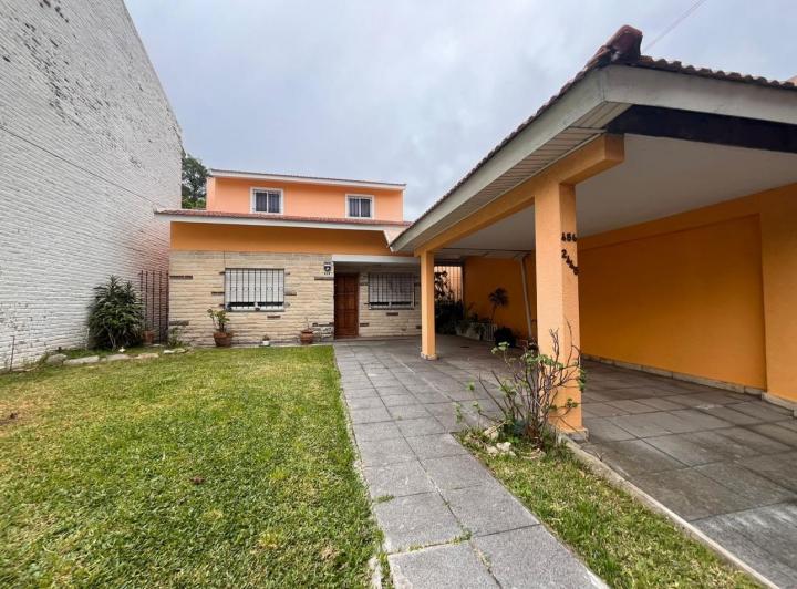 Casa · 160m² · 5 Ambientes · 1 Cochera