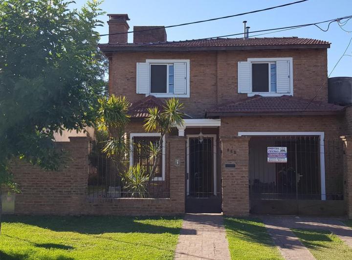 Casa · 182m² · 5 Ambientes · 1 Cochera