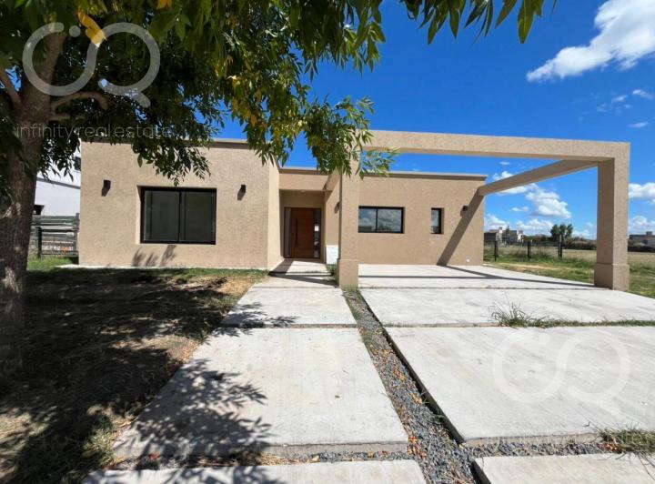 Casa · 190m² · 5 Ambientes · 2 Cocheras