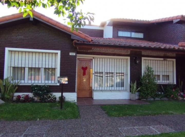 Casa · 178m² · 5 Ambientes · 1 Cochera