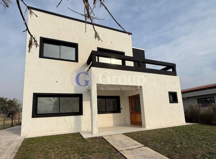Casa · 224m² · 6 Ambientes · 1 Cochera