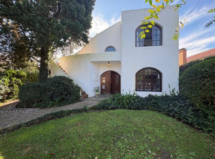 Casa · 130m² · 5 Ambientes