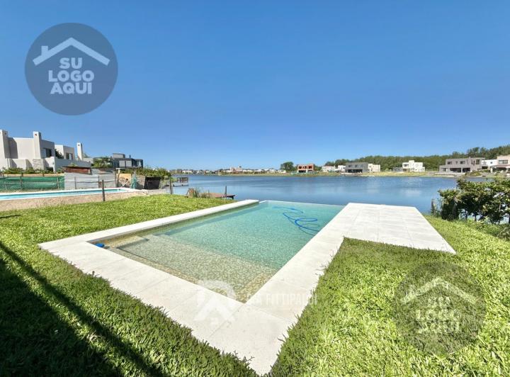 Casa · 216m² · 7 Ambientes · 6 Cocheras