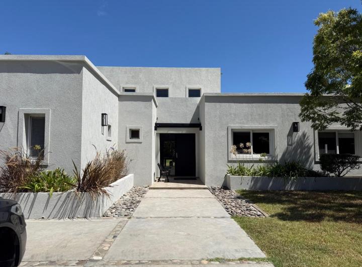 Casa · 750m² · 5 Ambientes