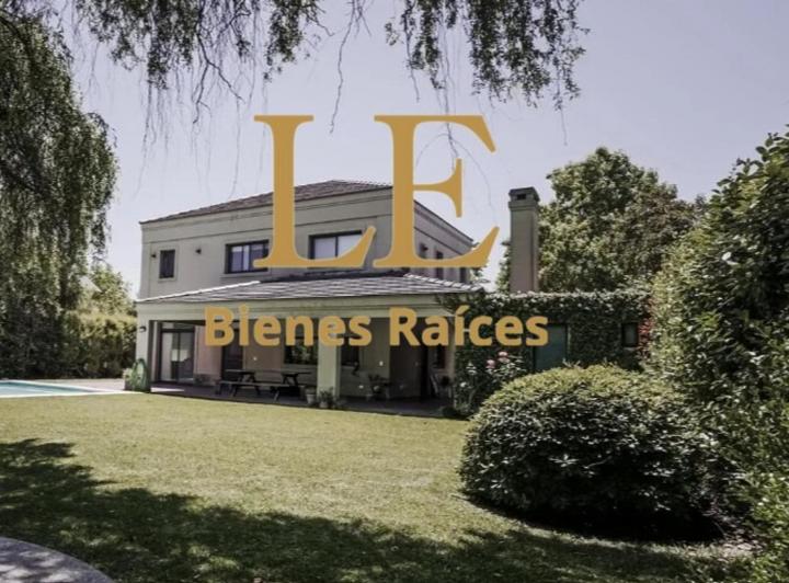 Casa · 254m² · 5 Ambientes · 7 Cocheras