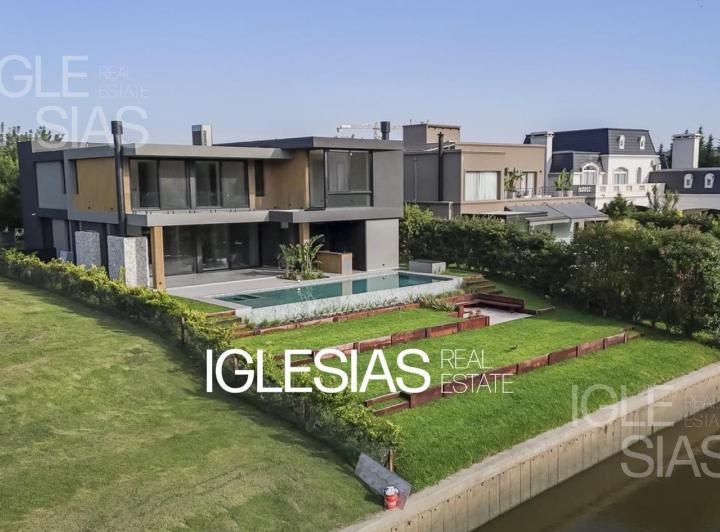 Casa · 411m² · 7 Ambientes