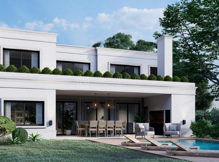Casa · 263m² · 6 Ambientes · 2 Cocheras