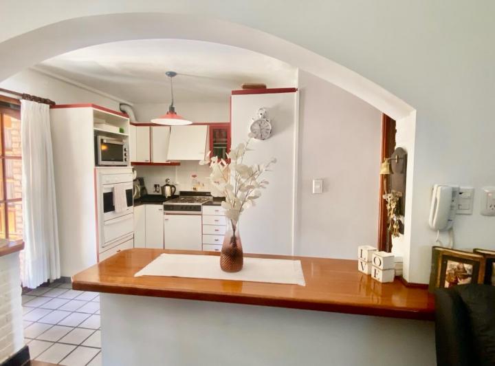 Casa · 193m² · 5 Ambientes · 2 Cocheras