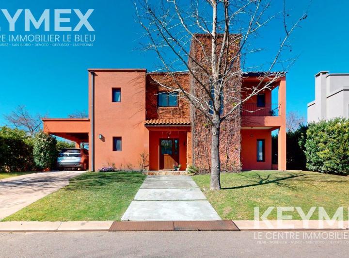 Casa · 161m² · 5 Ambientes · 3 Cocheras