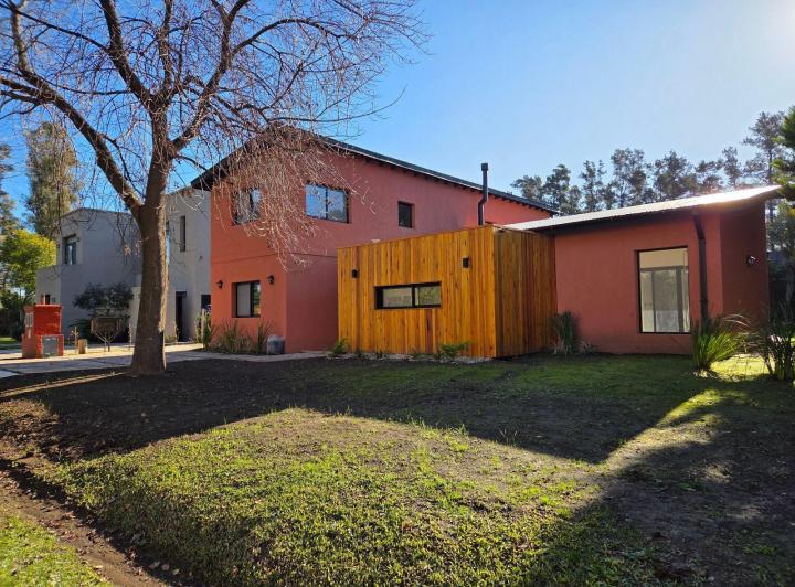 Casa · 201m² · 5 Ambientes · 2 Cocheras