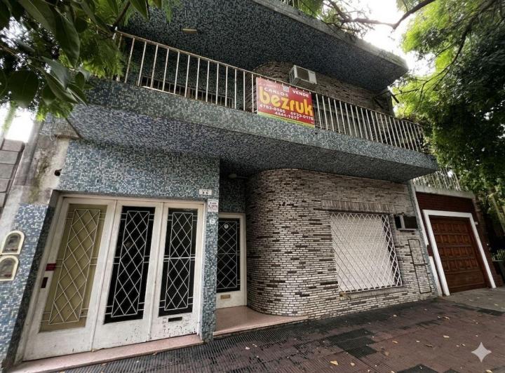 Casa · 238m² · 7 Ambientes · 1 Cochera