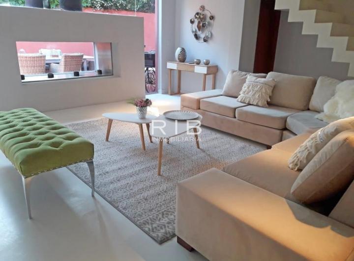 Casa · 312m² · 5 Ambientes · 1 Cochera