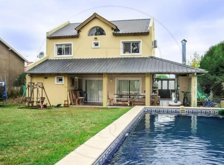 Casa · 175m² · 5 Ambientes · 1 Cochera