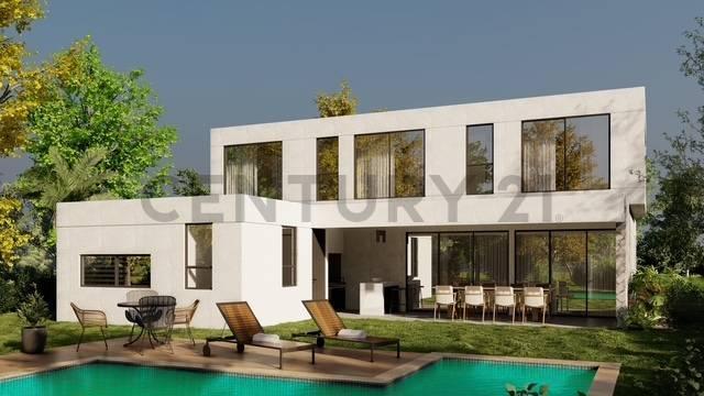 Casa · 270m² · 6 Ambientes · 4 Cocheras
