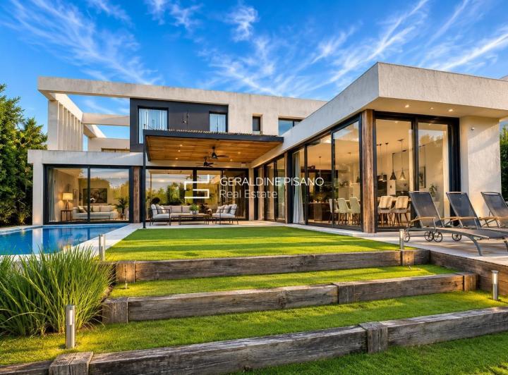 Casa · 400m² · 8 Ambientes · 3 Cocheras