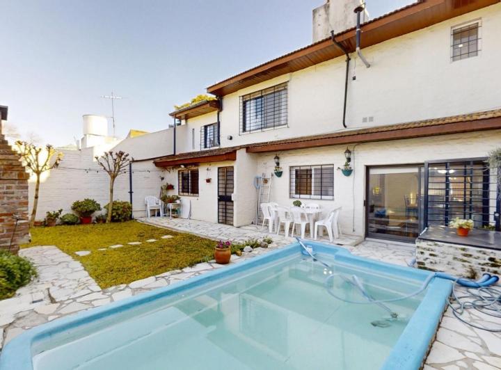 Casa · 185m² · 6 Ambientes · 1 Cochera