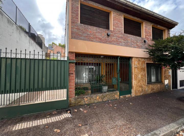Casa · 150m² · 5 Ambientes · 1 Cochera
