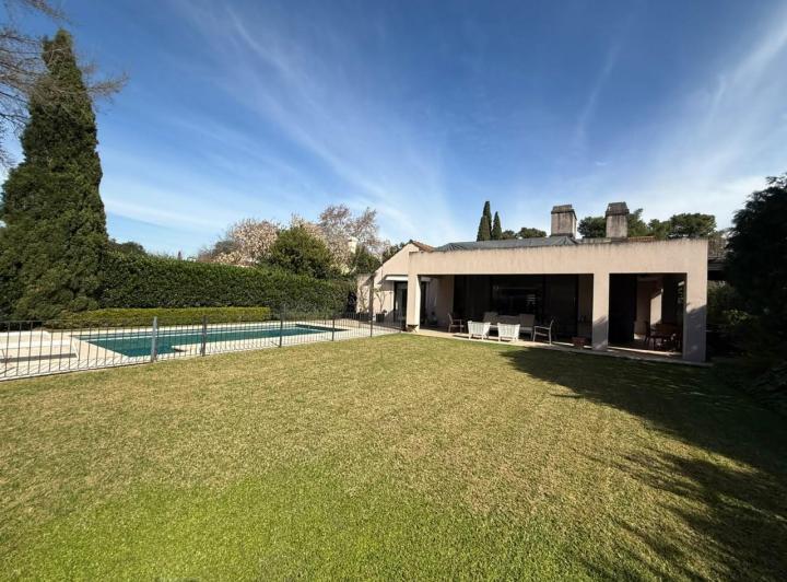 Casa · 351m² · 4 Dormitorios
