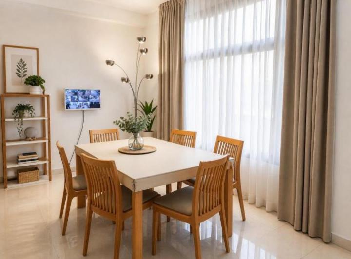 Casa · 170m² · 6 Ambientes · 2 Cocheras
