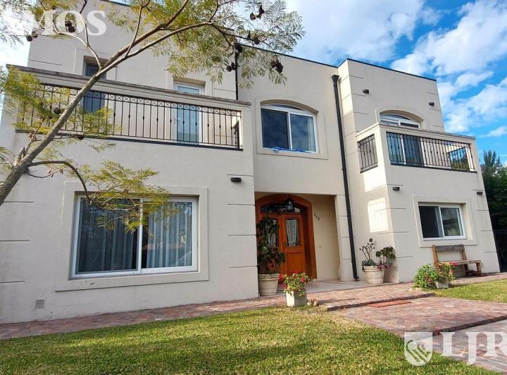 Casa · 309m² · 7 Ambientes
