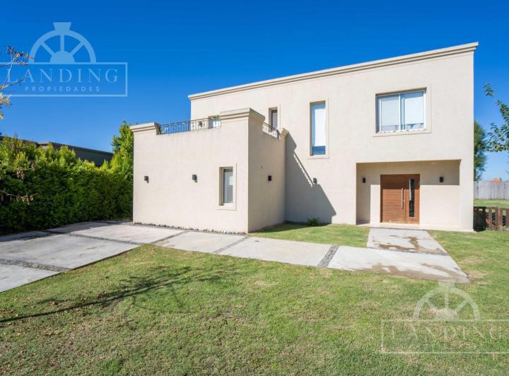 Casa · 186m² · 5 Ambientes · 3 Cocheras