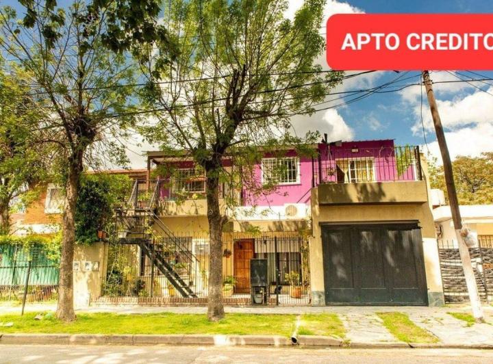 Casa · 222m² · 6 Ambientes · 1 Cochera