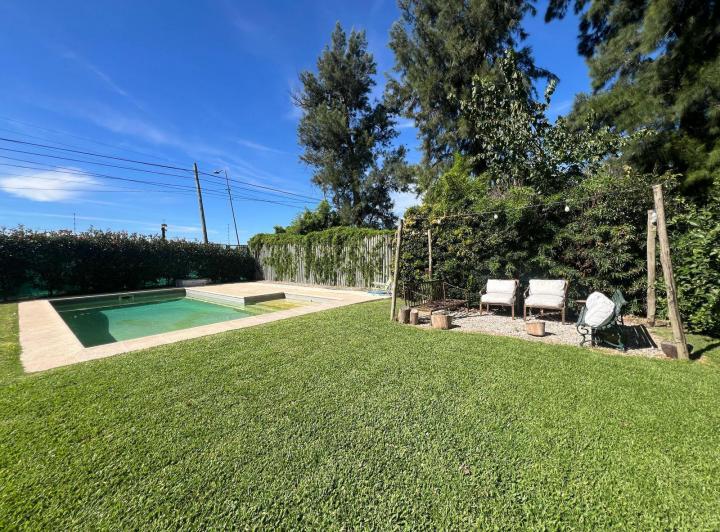 Casa · 317m² · 8 Ambientes · 4 Cocheras