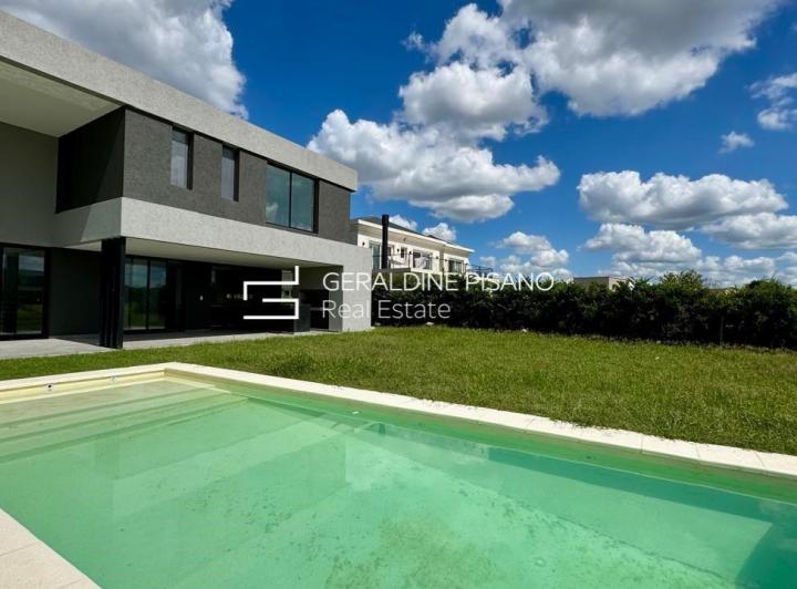 Casa · 246m² · 6 Ambientes