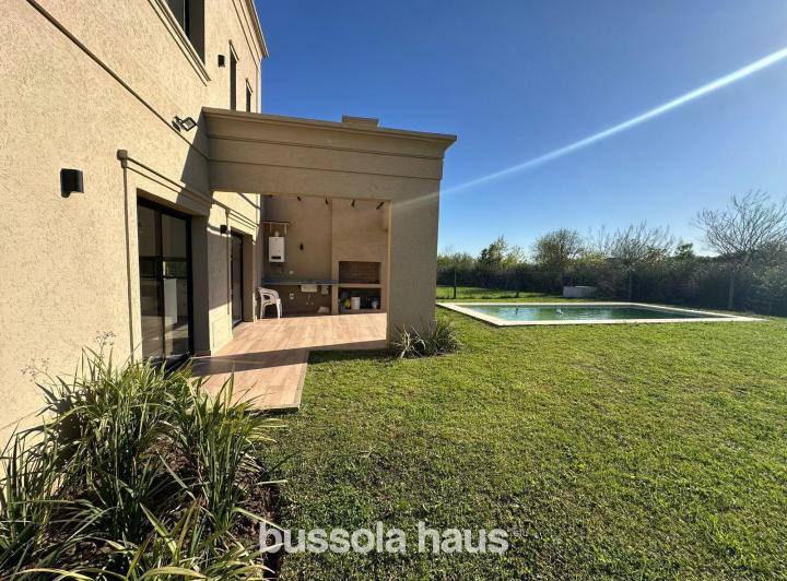 Casa · 167m² · 5 Ambientes · 2 Cocheras