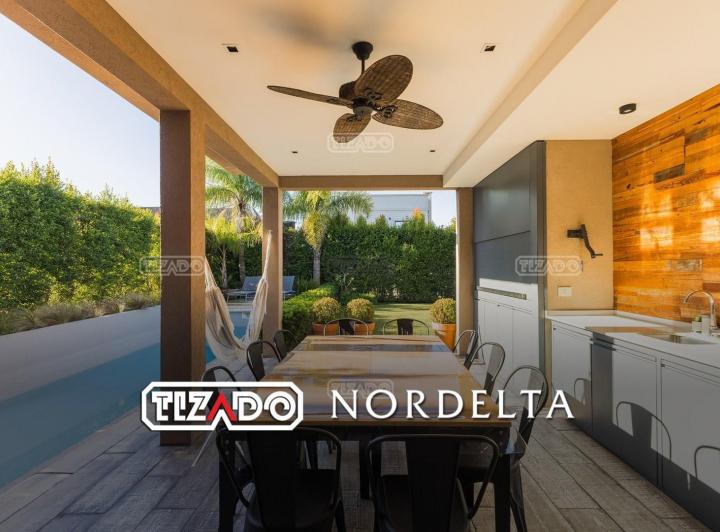 Casa · 210m² · 5 Ambientes · 1 Cochera